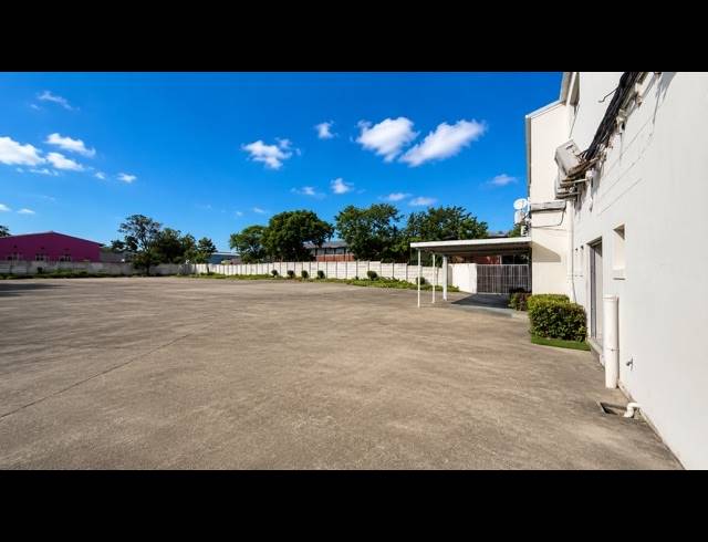 1,196M² BUILDING TO LET IN WINDERMERE